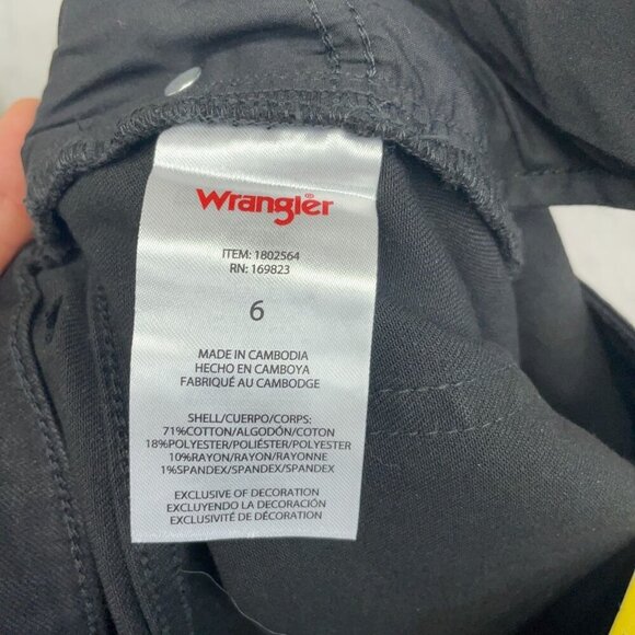 NEW Wrangler Women's Size 6 High-Rise Black Bootcut Stretch Jeans - Picture 4 of 11